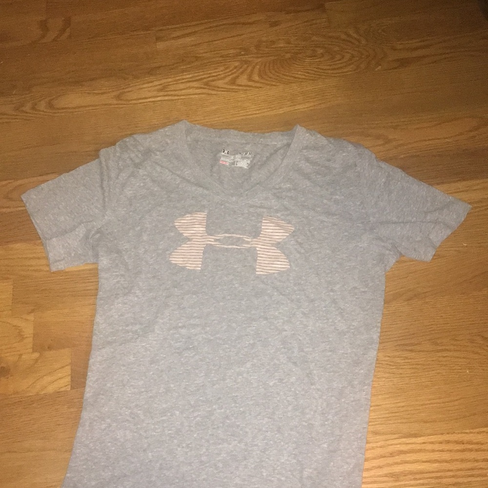 Under Armor Medium grey workout shirt